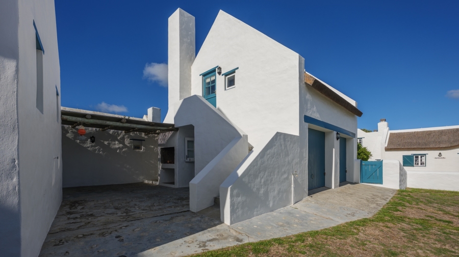 5 Bedroom Property for Sale in Struisbaai Western Cape
